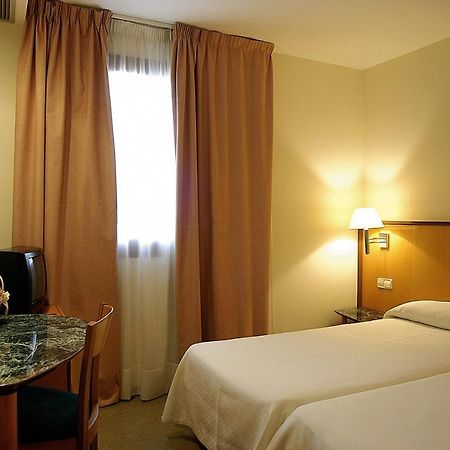 Hostal Meson Pepa Логроньо Экстерьер фото